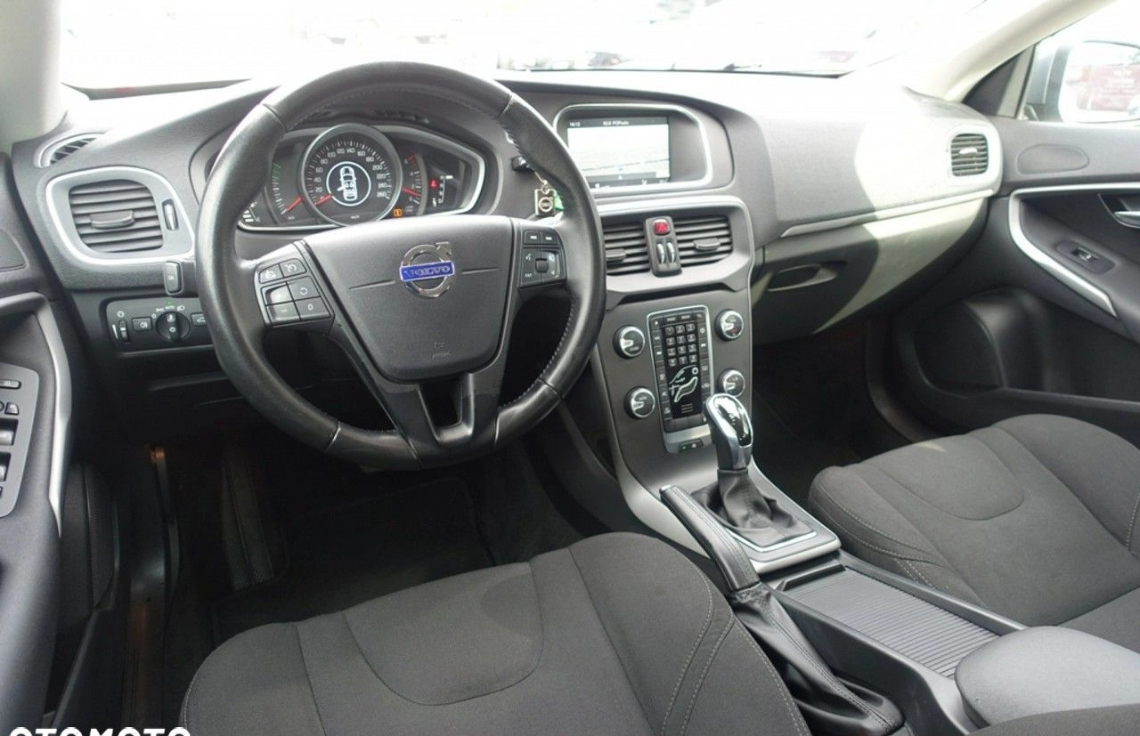 Volvo V40 cena 39900 przebieg: 290775, rok produkcji 2016 z Sanok małe 436